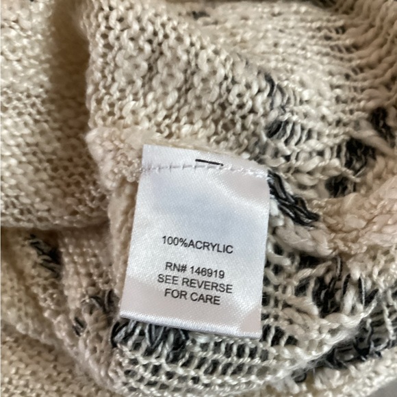 Chic Starry Beige and Gray Women's Sweatshirt, Plus Size 1X - Picture 8 of 8